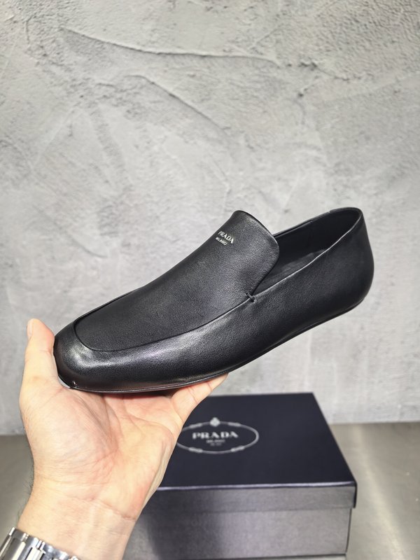 PRADA 남성 클래식 빈티지 로퍼 구두 001-180027