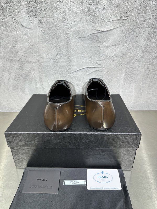 PRADA 빈티지 남성 가죽 캡토우 뮬 슬리퍼 001-180029