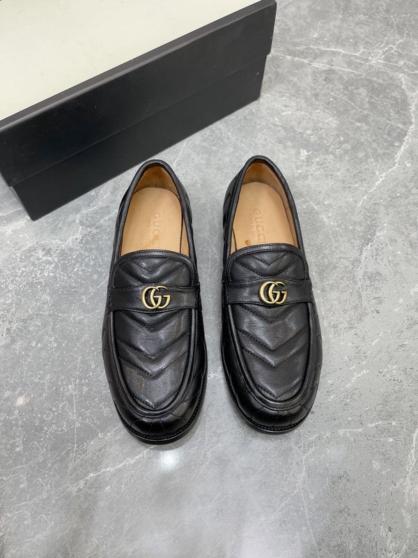 GUCCI 남성 최상급 소 가죽 로퍼 001-180061