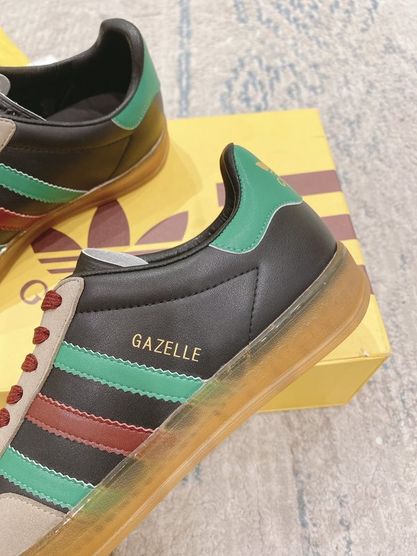 아디다스 x 구찌 Gazelle 커플 운동화 001-180063