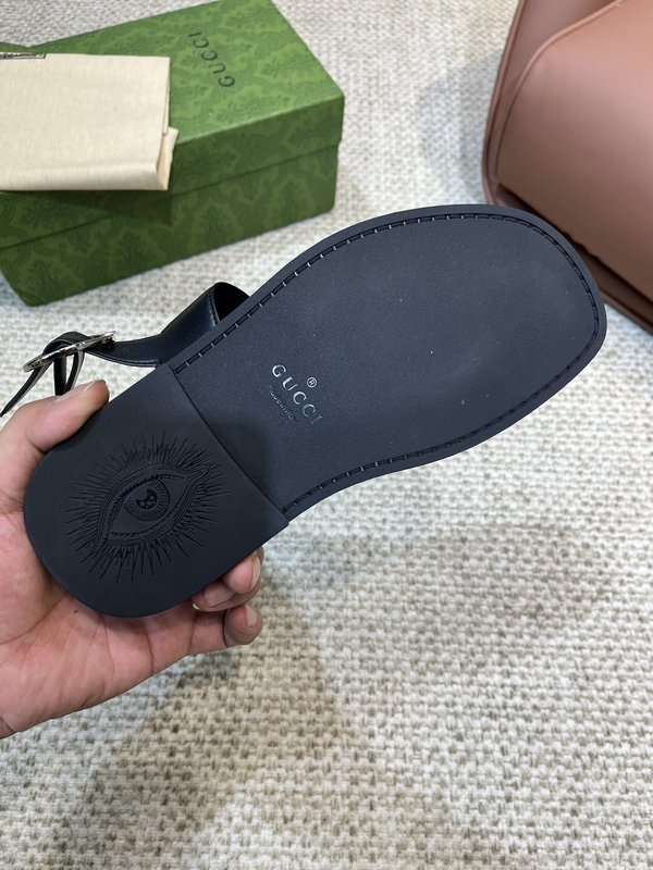 GUCCI 여름 남성 소가죽 슬리퍼 001-180076