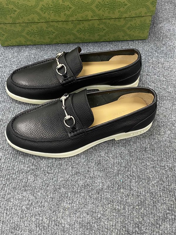 GUCCI 구찌 남성 블랙 캐주얼 슈즈 001-180144