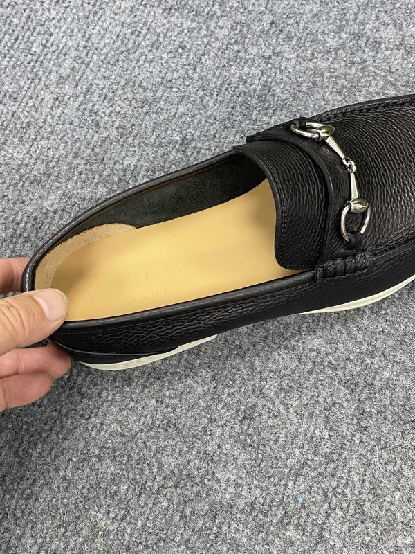 GUCCI 구찌 남성 블랙 캐주얼 슈즈 001-180144