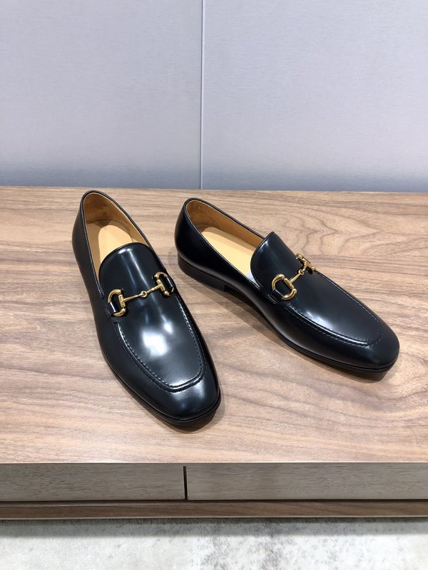 Gucci 남성 신규 말발굽 버클 가죽 구두 001-180175