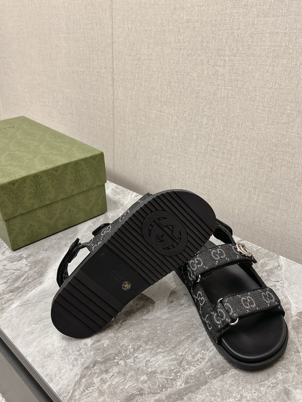 구찌 클래식 모노그램 커플 비치 샌들 001-180239