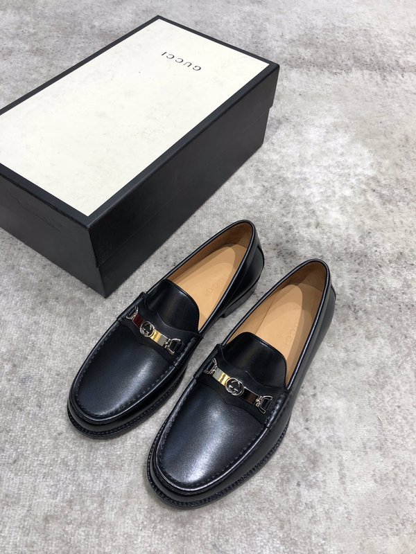 Gucci 신상 소가죽 개변주 로퍼 001-180261