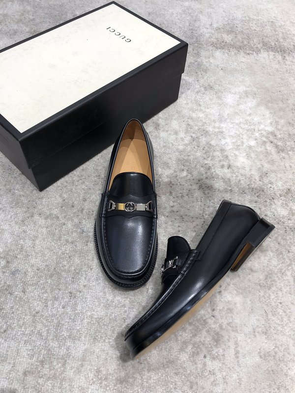 Gucci 신상 소가죽 개변주 로퍼 001-180261