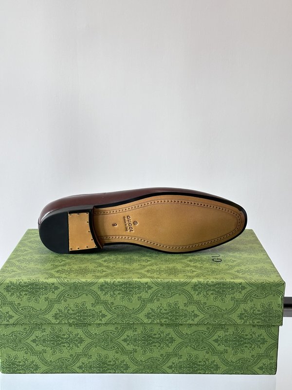 Gucci 남성 가죽 비트 로퍼 구두 001-180291