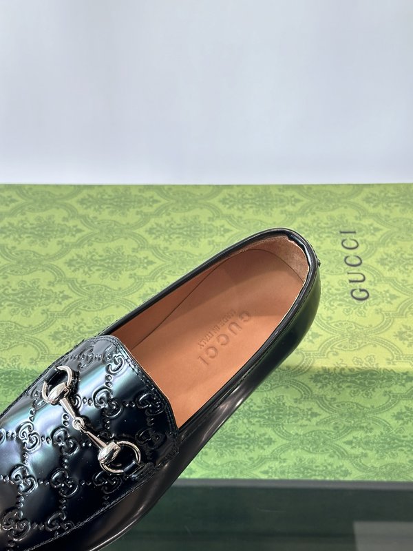 Gucci 남성 가죽 말장식 캐주얼 구두 001-180292