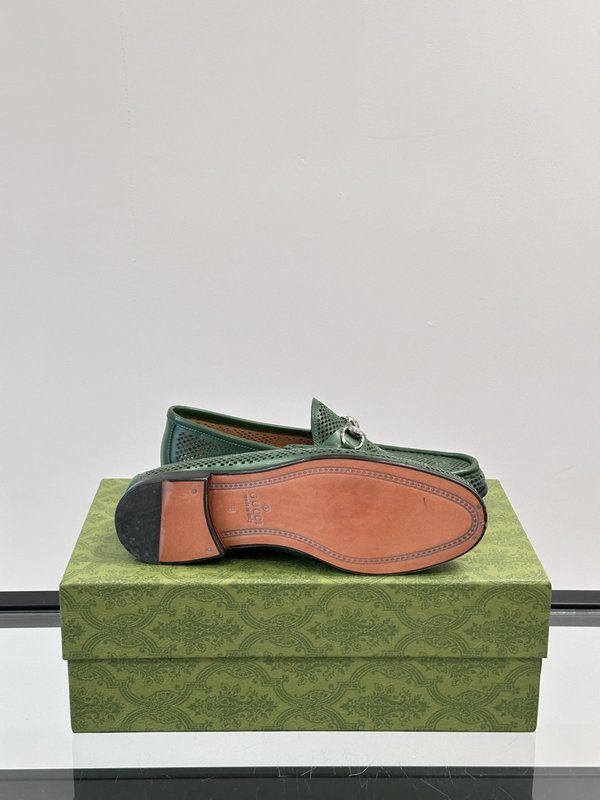 Gucci 남성 가죽 말장식 로퍼 001-180314