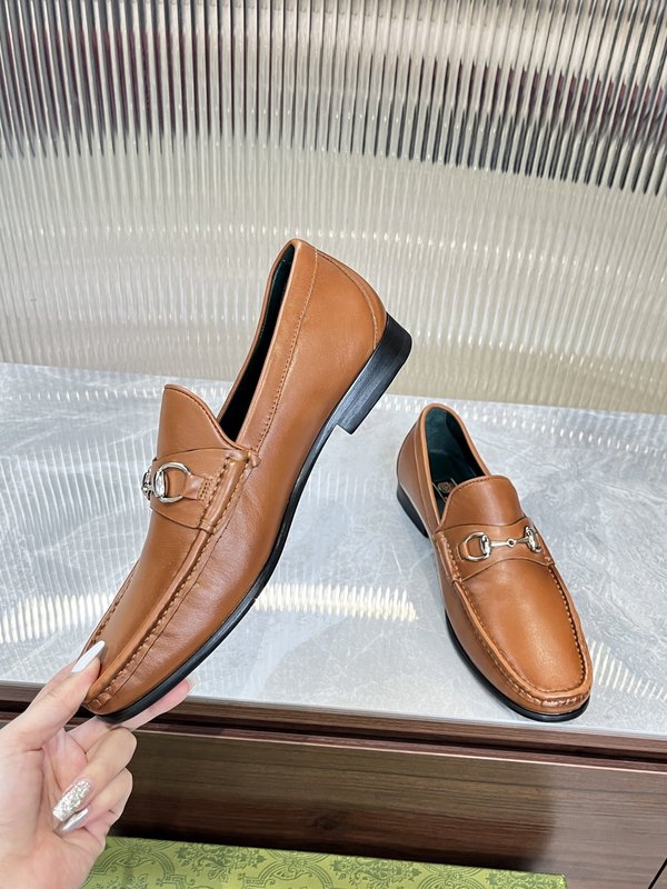 Gucci 남성 말굽 장식 로퍼 브라운 가죽 001-180316