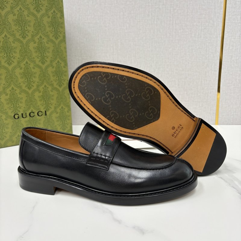 Gucci 남성 심플 로퍼 슈즈 001-180340