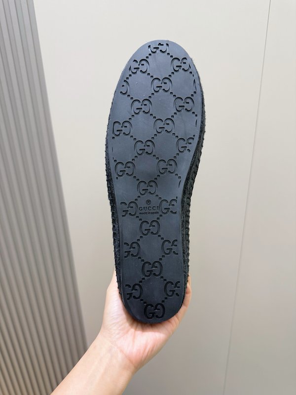 Gucci 이탈리아 수입 스웨이드 어부화 001-180364