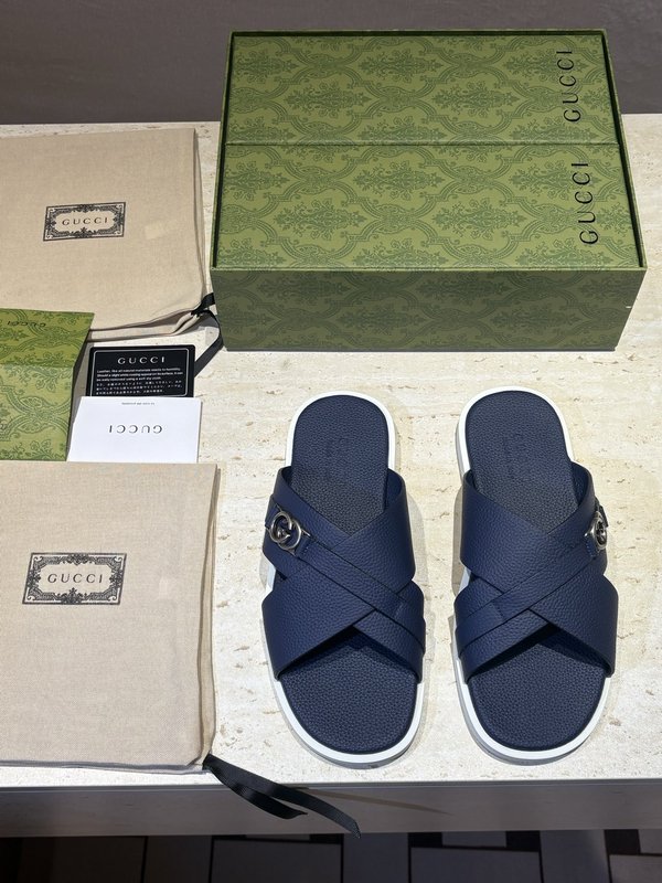 GUCCI 남성 크로스 인터로킹 더블 G 샌들 001-180398
