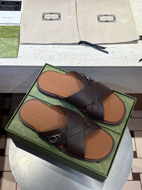 GUCCI 남성 크로스 인터록 샌들 001-180405