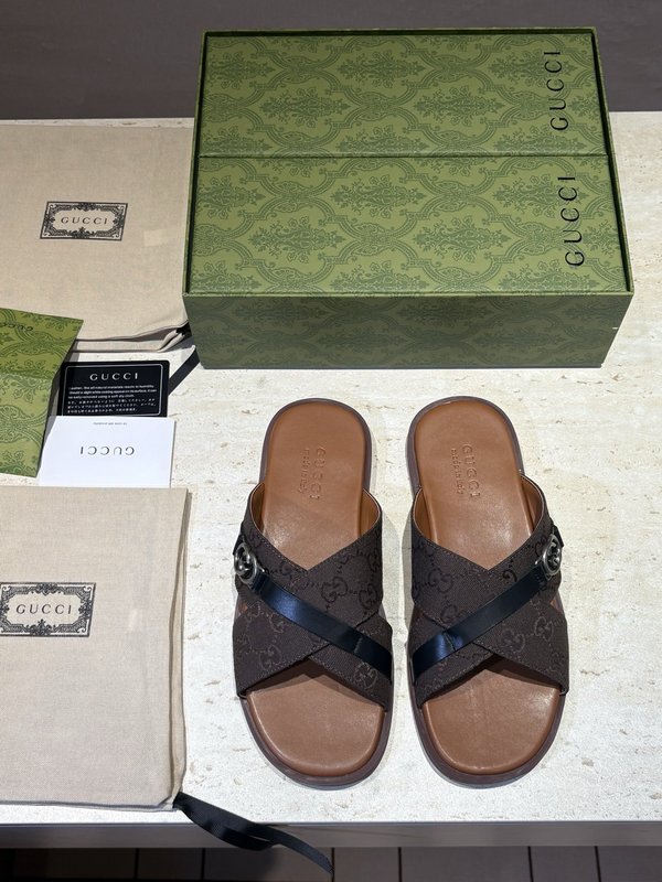 GUCCI 남성 교차 인터록 샌들 001-180409