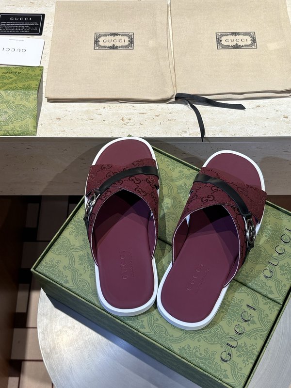 GUCCI 남성 교차 더블 G 샌들 001-180411