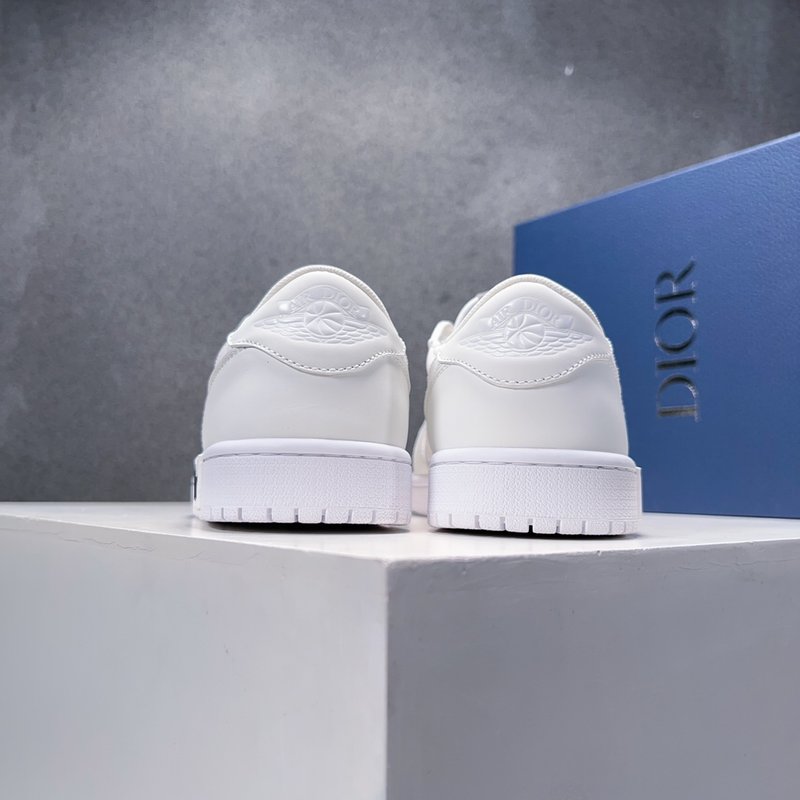Dior 가 화이트 로우탑 캐주얼 운동화 001-180433