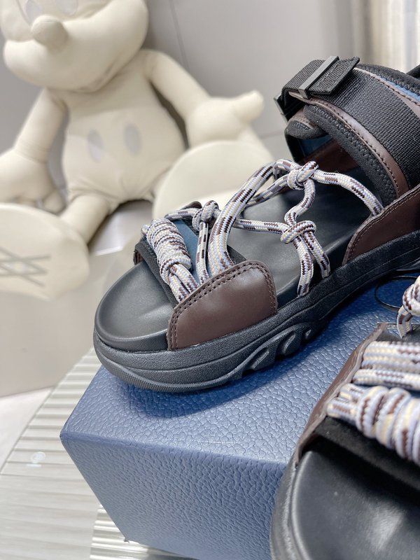 Dior H-Town 블랙 내추럴 샌들 001-180470