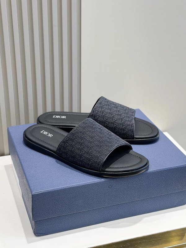 Dior Alias 남성 그레인 가죽 샌들 001-180535