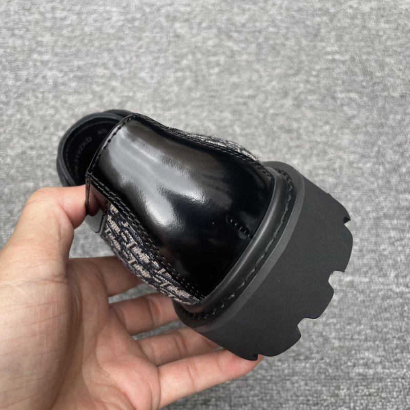 DIOR EXPLORER 블랙 더비 슈즈 001-180649