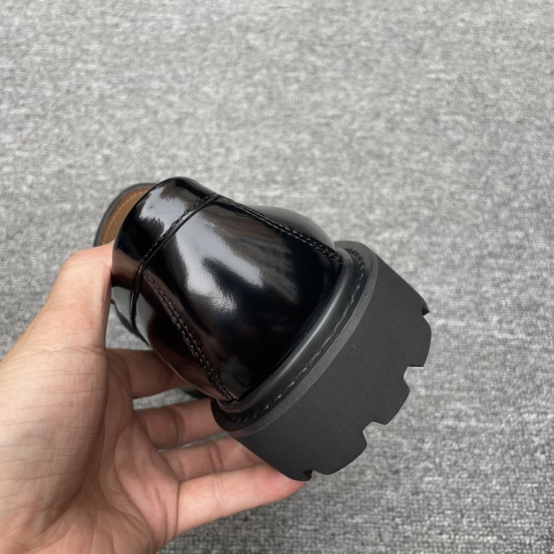 Dior Explorer 블랙 가죽 더비 슈즈 001-180652