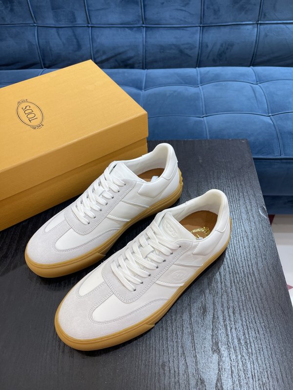 Tod's 남성 이탈리아 소가죽 캐주얼슈즈 001-180879
