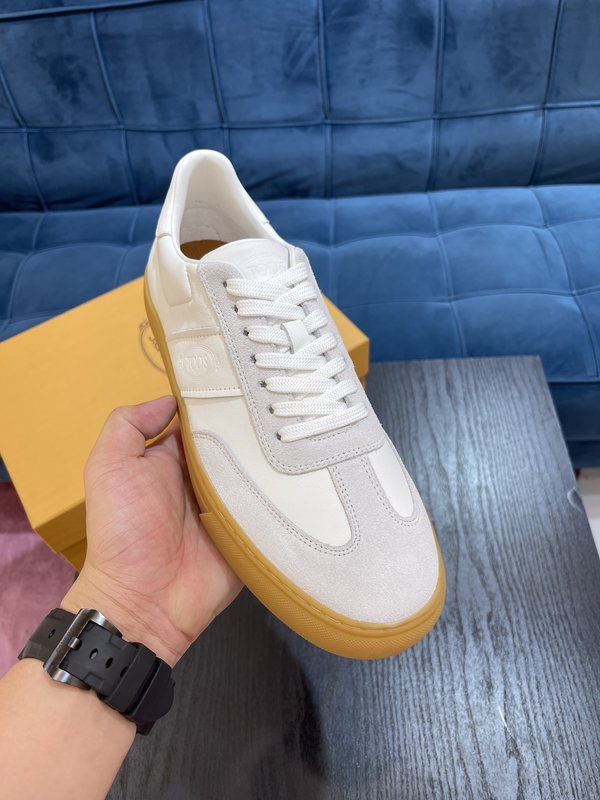 Tod's 남성 이탈리아 소가죽 캐주얼슈즈 001-180879