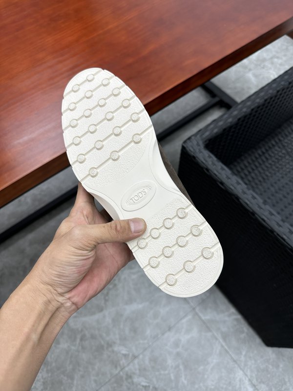 TODS 남성 스웨이드 로퍼 구두 001-180891