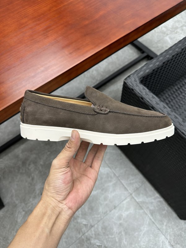 TODS 남성 스웨이드 로퍼 구두 001-180891
