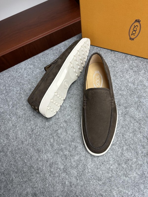 TODS 남성 스웨이드 로퍼 구두 001-180891