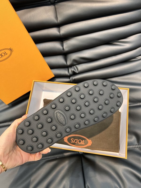 Tod's 남성 수입 소가죽 샌들 001-180901