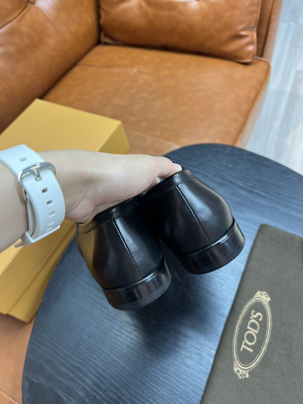 TODS 남성 경량 가죽 로퍼 구두 001-180908