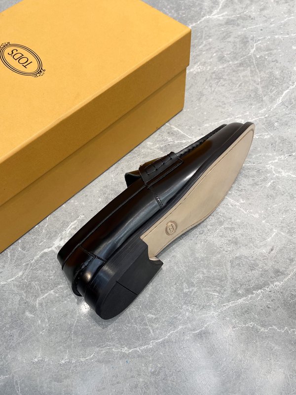 Tods 남성용 오픈에지 소가죽 로퍼 001-180909