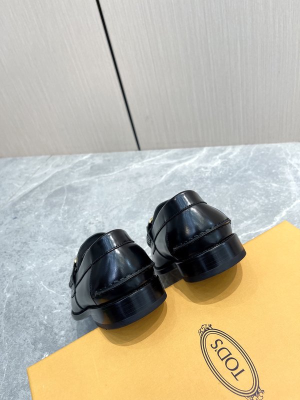 Tods 남성용 오픈에지 소가죽 로퍼 001-180909