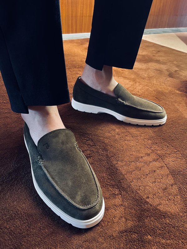 TOD's 2023 초가을 가죽 로퍼 001-180912