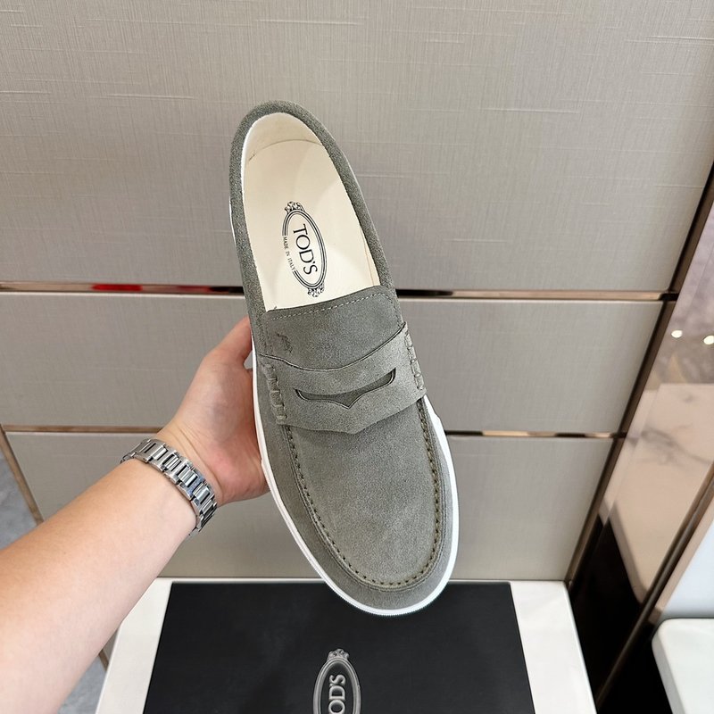 TOD'S 스웨이드 가죽 남성 로퍼 001-180924