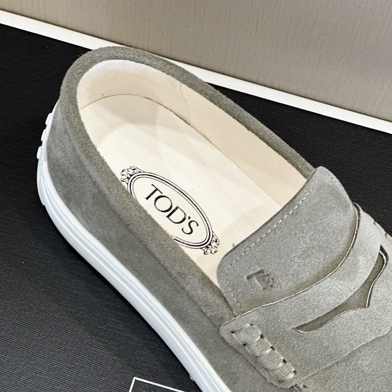 TOD'S 스웨이드 가죽 남성 로퍼 001-180924