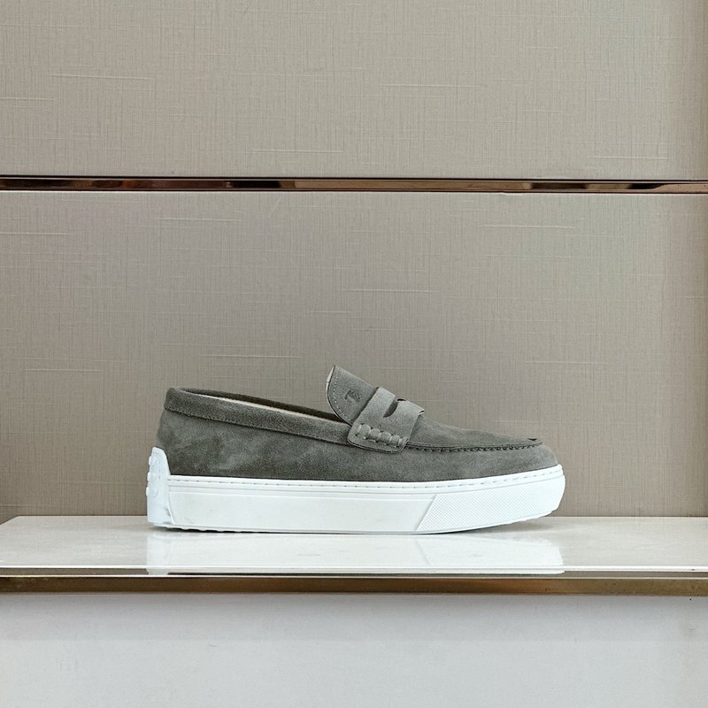 TOD'S 스웨이드 가죽 남성 로퍼 001-180924