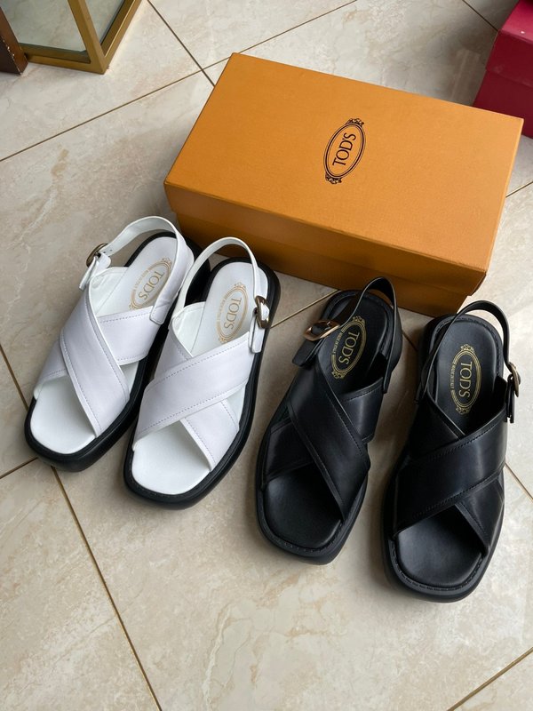 TODS 토즈 클래식 더블 T 로고 슬리퍼 001-180925