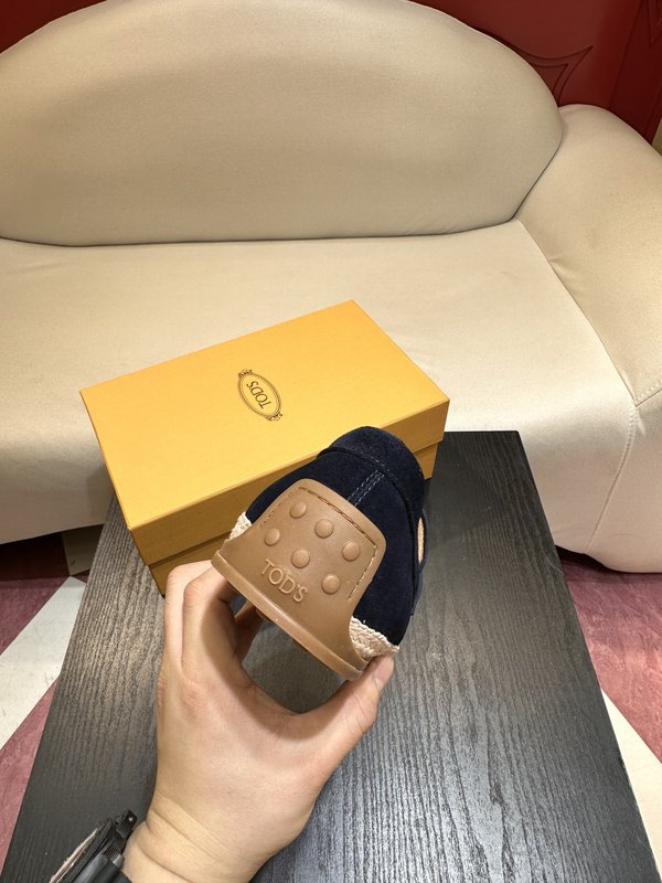 Tod's 스텝온 스웨이드 가죽 로퍼 001-180927