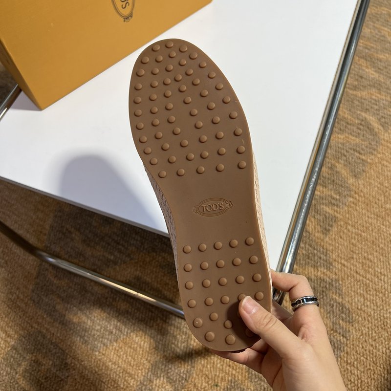 TODS 비즈니스 캐주얼 로퍼 001-180928