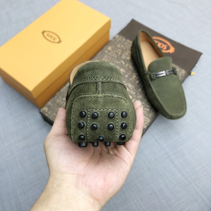 Tods 남성 스웨이드 로퍼 군녹색 001-180942