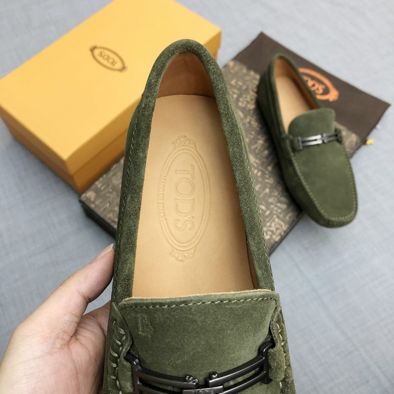 Tods 남성 스웨이드 로퍼 군녹색 001-180942