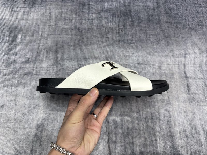 TOD'S 토데스 신규 슬리퍼 001-180968