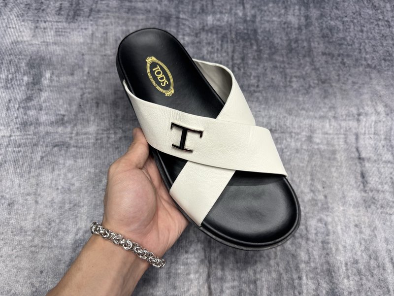 TOD'S 토데스 신규 슬리퍼 001-180968