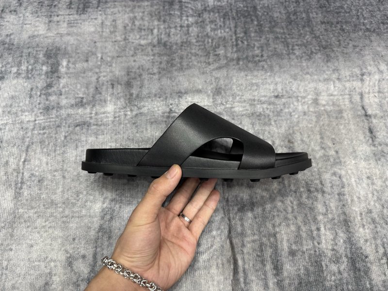 TOD'S 토즈 신규 슬리퍼 001-180972