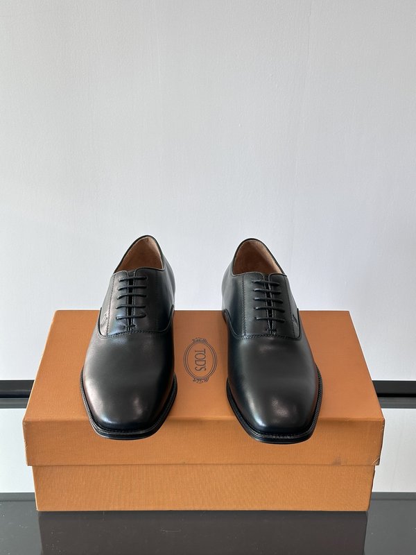 Tod's 남성 원터치 가죽 캐주얼슈즈 001-180978