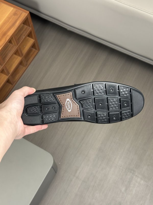 Tods 남성 수입 소 가죽 로퍼 001-180989