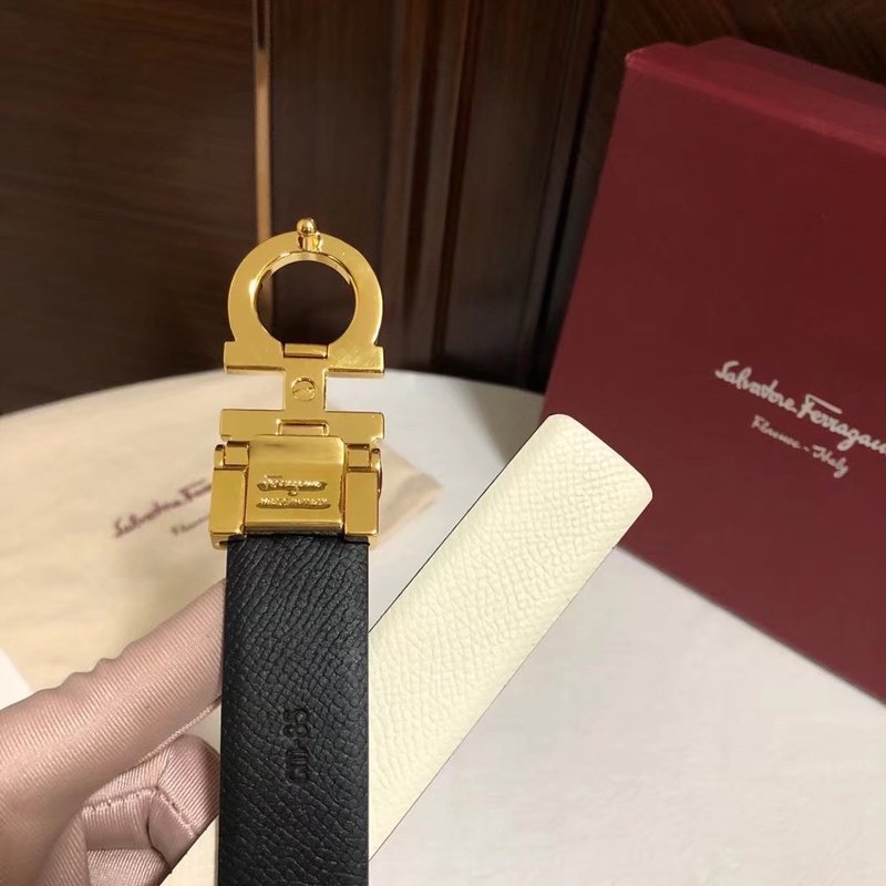 페라가모 여성용 2.5cm 말발굽 양면 벨트 001-181097